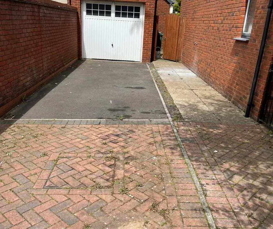 Holiday Home In Cardiff, Sleeps 8  Cardiff