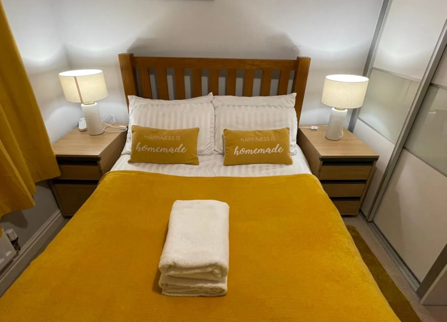 Holiday Home In Cardiff, Sleeps 8